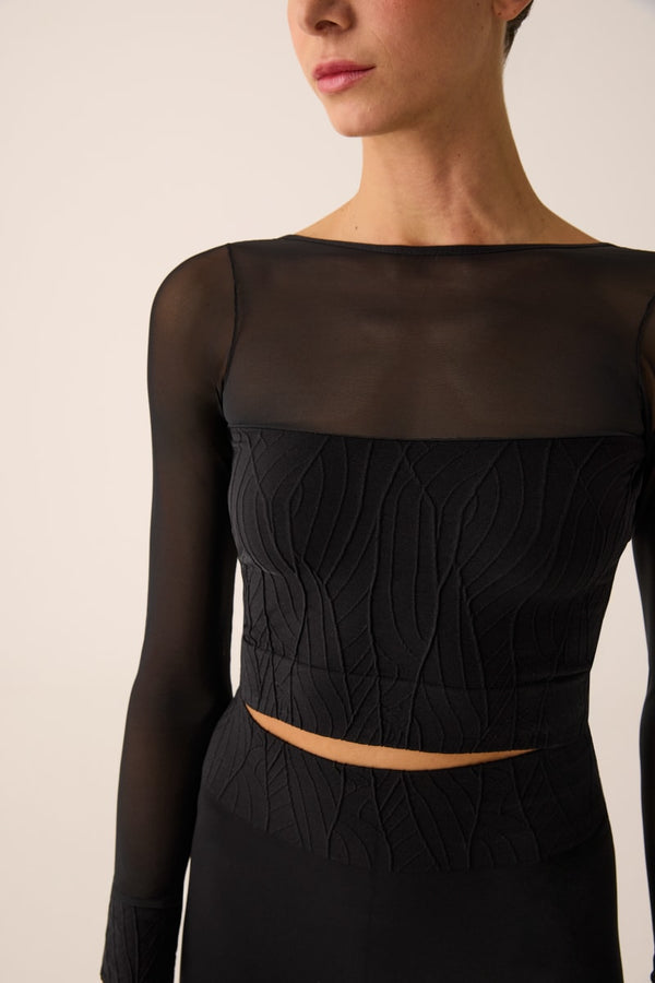 237 - SEAMLESS CROP TOP WITH EMBOSSED TULLE SLEEVES
