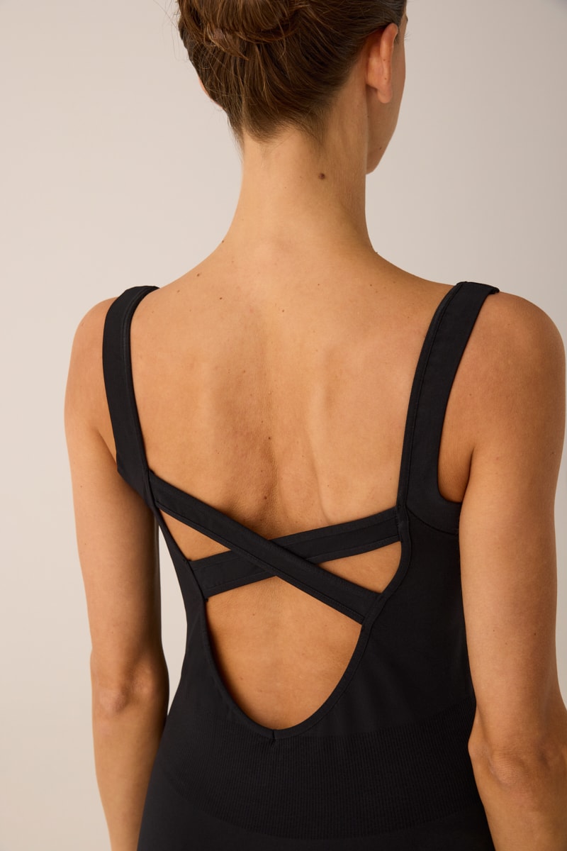 245 - SEAMLESS JUMPSUIT WITH EMBOSSED PATTERN AT THE WAIST