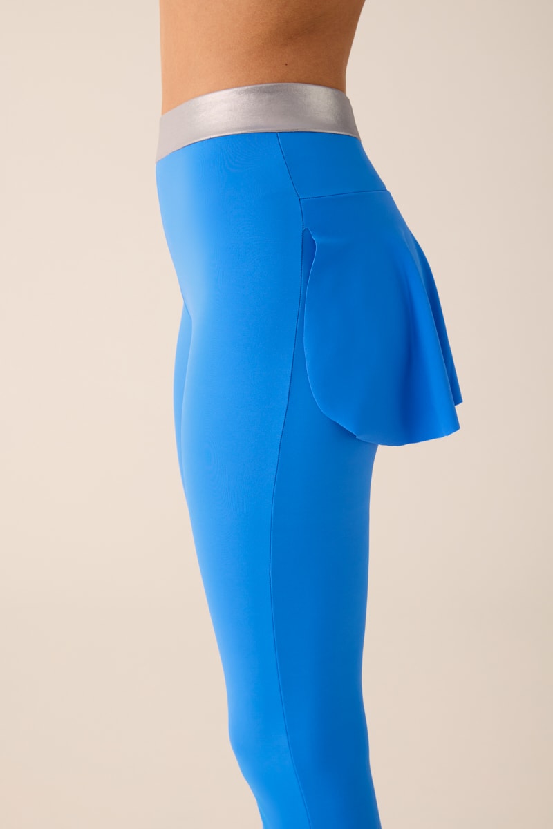 316 - HIGH-WAISTED LEGGINGS THAT COVER THE SKATES