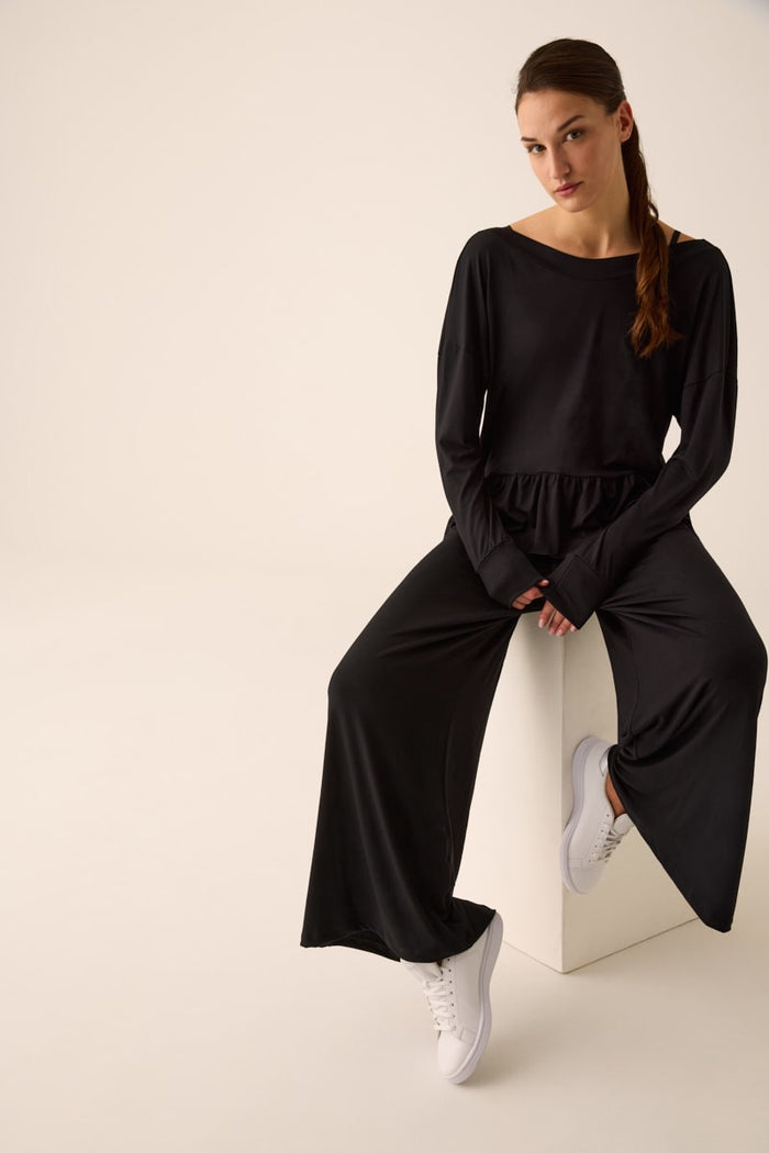 340 - MAGLIA CON SCOLLO AMPIO