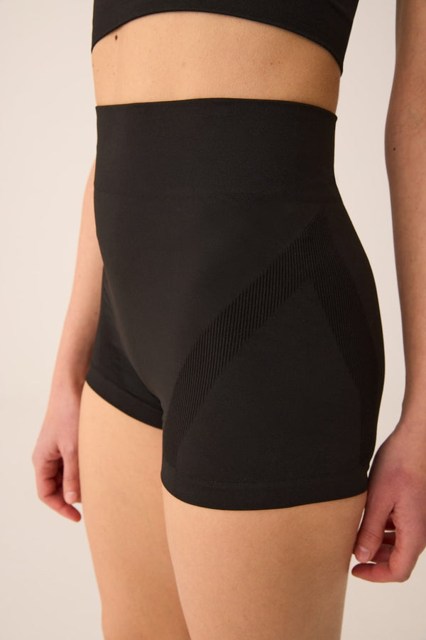 66 - HIGH WAIST SHORTS WITH LUMBAR SUPPORT