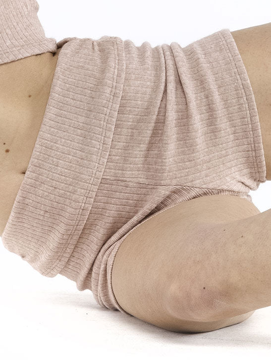 304 - FITTED SHORTS WITH WIDE WAISTBAND